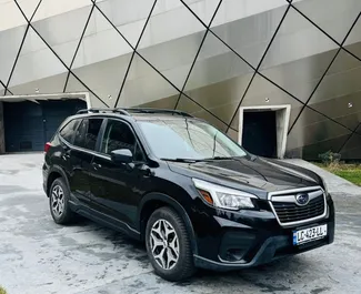 Priekinė automobilio, kurį nuomojate Subaru Forester Tbilisyje, Gruzija vaizdas ✓ Automobilis #15673. ✓ Pavarų dėžė Automatinis TM ✓ Atsiliepimai 0.