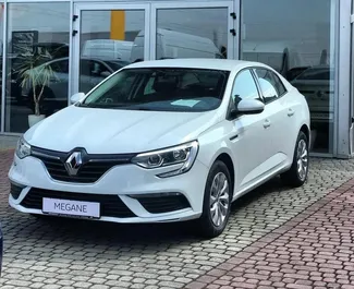 Μπροστινή όψη ενοικιαζόμενου Renault Megane Sedan στη Φετιγιέ, Τουρκία ✓ Αριθμός αυτοκινήτου #15648. ✓ Κιβώτιο ταχυτήτων Αυτόματο TM ✓ 0 κριτικές.