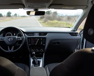 Skoda Octavia Combi 2018 araç kiralama Karadağ'da, ✓ Benzin yakıt ve 85 beygir gücü özellikleriyle ➤ Günde başlayan fiyatlarla 28 EUR.