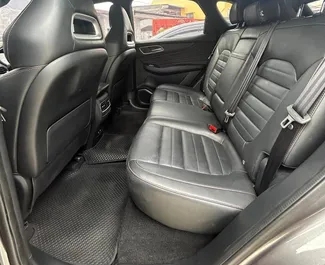 Орендуйте MG HS 2024 в Таїланді. Паливо: Бензин. Потужність: 170 к.с. ➤ Вартість від 1000 THB за добу.