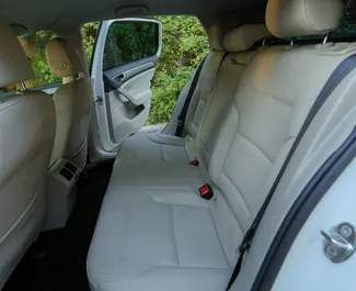 Diesel 2,0L motor af Volkswagen Golf 7 2015 til udlejning i Tirana.