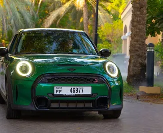 Biluthyrning av Mini Cooper S 2025 i i Förenade Arabemiraten, med funktioner som ✓ Bensin bränsle och 245 hästkrafter ➤ Från 265 AED per dag.