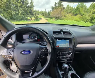 Ford Explorer 2019 disponible à la location à Tbilissi, avec une limite de kilométrage de illimité.