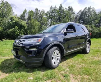 Vue de face d'une location Ford Explorer à Tbilissi, Géorgie ✓ Voiture #16096. ✓ Automatique TM ✓ 0 avis.