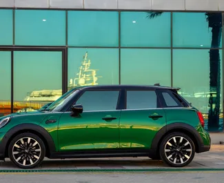 Uthyrning av Mini Cooper S. Komfort, Premium, Cabriolet bil för uthyrning i Förenade Arabemiraten ✓ Utan deposition ✓ Försäkringsalternativ: TPL, SCDW, FDW, Passagerare, Stöld, Ingen insättning.
