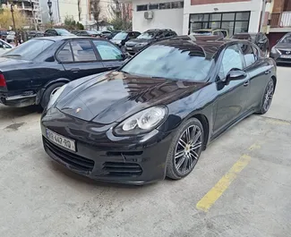 Салон Porsche Panamera для аренды в Грузии. Отличный 5-местный автомобиль. ✓ Коробка Автомат.
