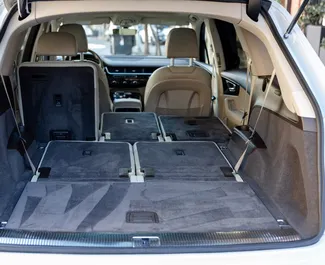 Audi Q7 2018 so systémom pohonu Pohon všetkých kolies, dostupné v v Batumi.