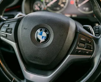 BMW X5 2017 disponible à la location à Batumi, avec une limite de kilométrage de illimité.