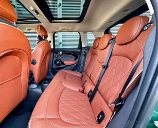 Mini Cooper S 2025 med Främre drivenhet-system, tillgänglig i Dubai.