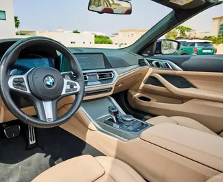 Biluthyrning av BMW 435i Cabrio 2025 i i Förenade Arabemiraten, med funktioner som ✓ Bensin bränsle och 255 hästkrafter ➤ Från 490 AED per dag.