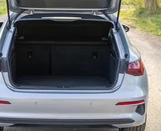 Двигатель Дизель 20,0 л. – Арендуйте Audi A3 в Бечичи.