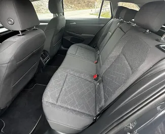 Najem Volkswagen Golf 8. Avto tipa Ekonomičen, Udobje, Premium za najem v v Črni gori ✓ Depozit 150 EUR ✓ Možnosti zavarovanja: TPL, CDW, SCDW, Kraja, V tujini.