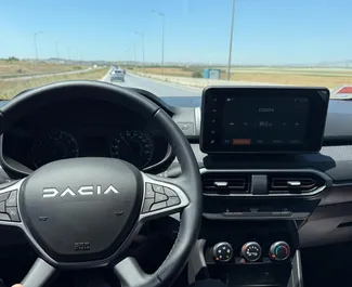 Dacia Sandero Stepway 대여. 튀니지에서에서 대여 가능한 경제, 편안함, 크로스오버 차량 ✓ 800 EUR의 보증금 ✓ TPL 보험 옵션.