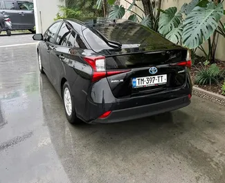 Hibrid 1,8L motor a Toyota Prius 2019 modellhez bérlésre Batumiban.