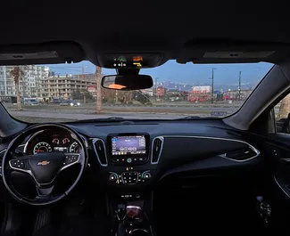 Chevrolet Malibu 2020 automašīnas noma Gruzijā, iezīmes ✓ Benzīns degviela un  zirgspēki ➤ Sākot no 100 GEL dienā.