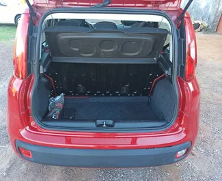 Prenájom Fiat Panda. Auto typu Ekonomická, Komfort, Minivan na prenájom v v Grécku ✓ Bez zálohy ✓ Možnosti poistenia: CDW, SCDW.
