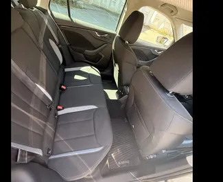 Skoda Kamiq 2026 na voljo za najem v v mestu Becici, z omejitvijo prevoženih kilometrov neomejeno.