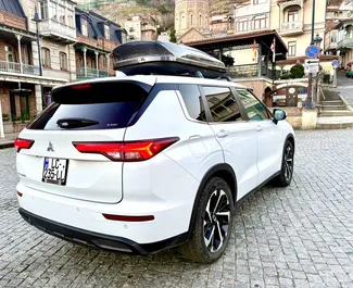 Двигатель Бензин 2,5 л. – Арендуйте Mitsubishi Outlander в Тбилиси.