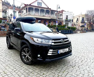 Арендуйте Toyota Highlander 2017 в Грузии. Топливо: Бензин. Мощность: 295 л.с. ➤ Стоимость от 140 GEL в сутки.
