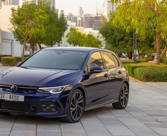Benzīns 2,0L dzinējs Volkswagen Golf 8 2025 nomai Dubaijā.