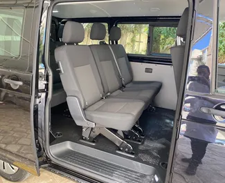 튀니스에서에서 대여 가능한 디젤 2.0L 엔진의 Volkswagen Transporter 2023.