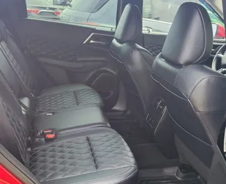 트빌리시에서에서 대여 가능한 Petrol 2.5L 엔진의 Mitsubishi Outlander Xl 2022.