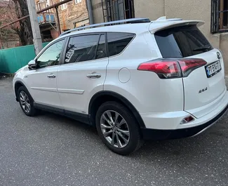 Alquiler de Toyota Rav4. Coche Confort, SUV, Cruce para alquilar en Georgia ✓ Depósito de 300 GEL ✓ opciones de seguro TPL.