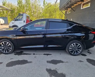 JAC J7 2025, Almatı'da için kiralık, Günlük 250 km kilometre sınırı ile.