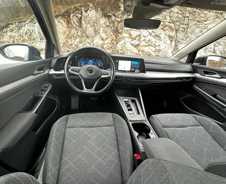Najem Volkswagen Golf 8. Avto tipa Ekonomičen, Udobje, Premium za najem v v Črni gori ✓ Depozit 150 EUR ✓ Možnosti zavarovanja: TPL, CDW, SCDW, Kraja, V tujini.
