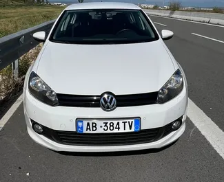 Priekinė automobilio, kurį nuomojate Volkswagen Golf 6 Durrese, Albanija vaizdas ✓ Automobilis #16120. ✓ Pavarų dėžė Automatinis TM ✓ Atsiliepimai 0.