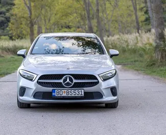 Priekinė automobilio, kurį nuomojate Mercedes-Benz A-Class Becicici, Juodkalnija vaizdas ✓ Automobilis #15936. ✓ Pavarų dėžė Automatinis TM ✓ Atsiliepimai 0.