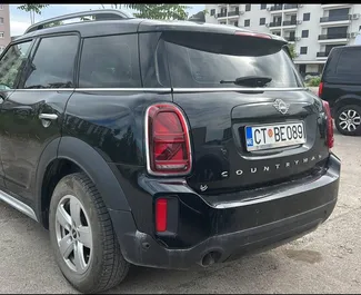 Auto rentimine Mini Countryman Cooper #15690 Automaatne Podgorica lennujaamas, varustatud 1,5L mootoriga ➤ Yanlt Montenegros.