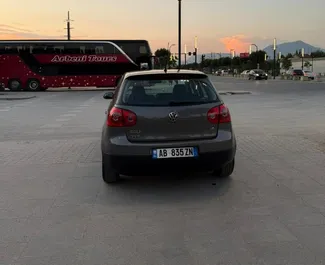 Volkswagen Golf 5 noma. Ekonomiskā, Komforta automašīna nomai Albānijā ✓ Bez depozīta ✓ Apdrošināšanas iespējas: TPL, Ārvalstīs.