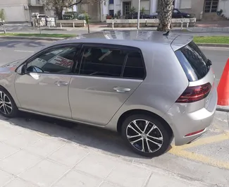 Pronájem Volkswagen Golf 7. Auto typu Ekonomická, Komfort k pronájmu na Kypru ✓ Vklad 400 EUR ✓ Možnosti pojištění: TPL, CDW.