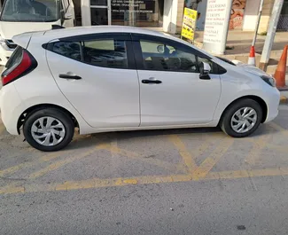 Toyota Aqua 2024 on rentimiseks saadaval Limassolis, piiranguga piiramatu kilomeetrit.