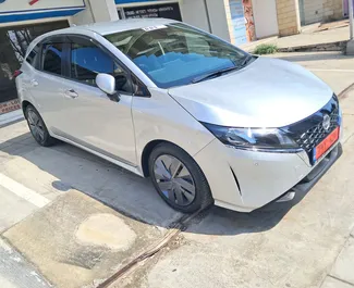 Nissan Note 2024 k dispozici k pronájmu v Limassolu, s omezením ujetých kilometrů neomezené.
