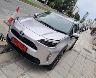 Pronájem Toyota Yaris Cross. Auto typu Ekonomická, Crossover k pronájmu na Kypru ✓ Vklad 450 EUR ✓ Možnosti pojištění: TPL, CDW.