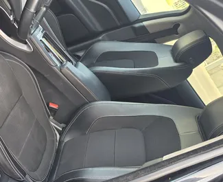무제한의 주행 제한이 있는 in 바에서 대여 가능한 Jaguar F-PACE 2021.