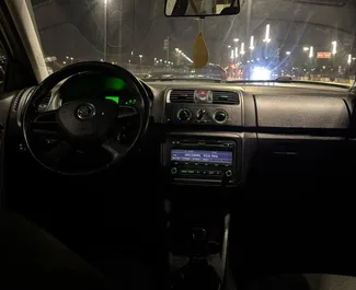 Motor Diesel de 1,2L de Skoda Fabia 2015 para alquilar en en Tirana.