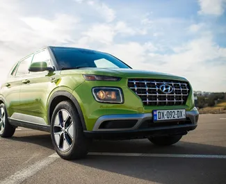 Přední pohled na pronájem Hyundai Venue v Tbilisi, Georgia ✓ Auto č. 16282. ✓ Převodovka Automatické TM ✓ Recenze 0.
