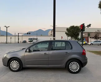 Automašīnas noma Volkswagen Golf 5 #16489 ar Rokasgrāmata pārnesumu kārbu Tirānā, aprīkots ar 1,6L dzinēju ➤ No Ira Albānijā.