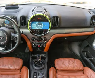 Pronájem auta Mini Countryman Cooper S 2021 v Gruzii, s palivem Benzín a výkonem 178 koní ➤ Cena od 135 GEL za den.