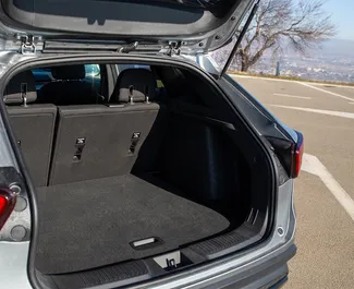Interiér Chevrolet Trax k pronájmu v Gruzii. Skvělé auto s 5 sedadly a převodovkou Automatické.
