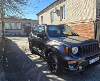 Vue de face d'une location Jeep Renegade à Kutaisi, Géorgie ✓ Voiture #16185. ✓ Automatique TM ✓ 0 avis.