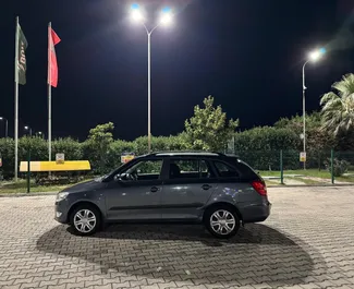 Araç Kiralama Skoda Fabia #16444 Manuel Tiran'da, 1,2L motor ile donatılmış ➤ Ira tarafından Arnavutluk'ta.