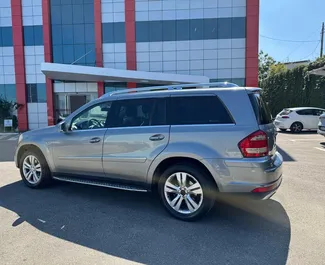 Rendiauto esivaade Mercedes-Benz GL-Class Tiranas, Albaania ✓ Auto #16439. ✓ Käigukast Automaatne TM ✓ Arvustused 0.