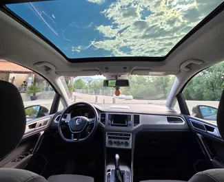 ブドヴァにて、モンテネグロにてでのVolkswagen Golf Sportsvan #15439 自動カーレンタル、2.0Lエンジン搭載 ➤ フィリップから。