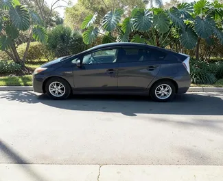 Araç Kiralama Toyota Prius #16346 Otomatik Batum'da, 1,8L motor ile donatılmış ➤ Anastasia tarafından Gürcistan'da.