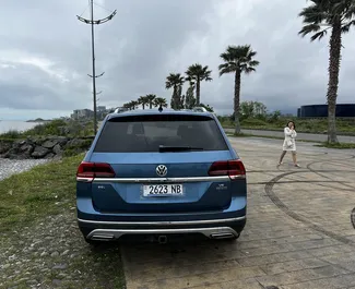 Vermietung Volkswagen Atlas. Komfort, Premium, Crossover Fahrzeug zur Miete in Georgien ✓ Kaution Einzahlung von 600 GEL ✓ Versicherungsoptionen KFZ-HV, TKV, VKV Komplett, Insassen, Diebstahlschutz, Ausland.