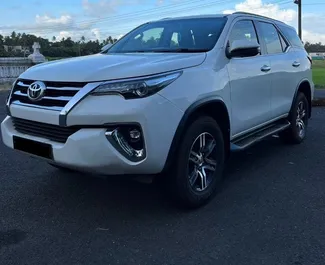 Car Hire Toyota Fortuner #16178 Automatic at Goa Airport, equipped with 2.8L engine ➤ From Umar in Goa.